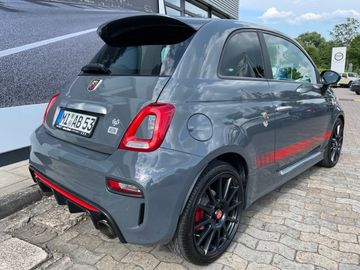 Fahrzeugabbildung Abarth 695 XSR Yamaha Limited Edition, Leder, Akrapovic