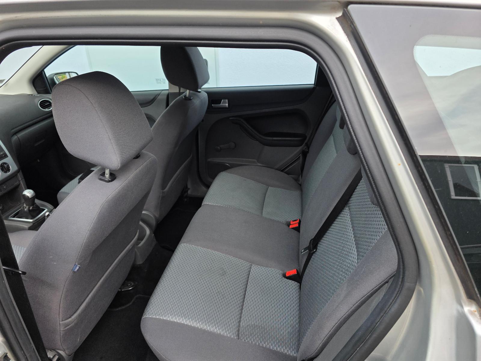 Ford Focus 2006 — photo 6