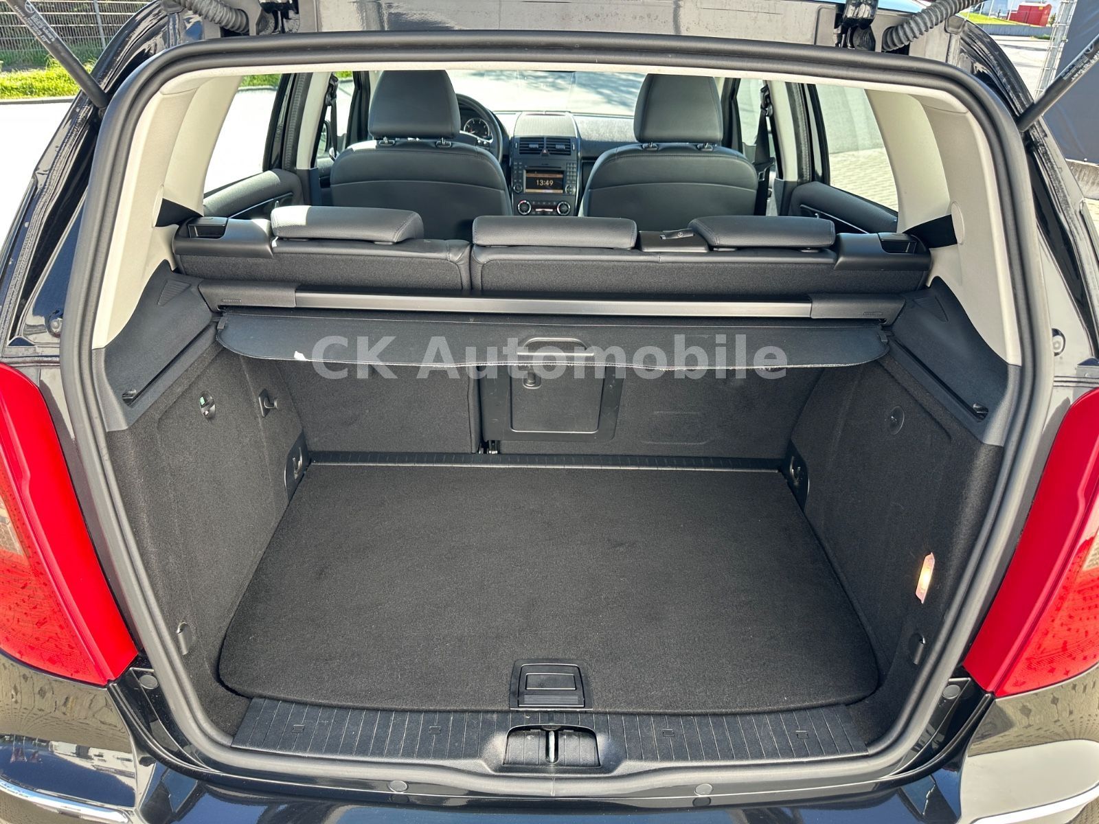 Fahrzeugabbildung Mercedes-Benz A 200 Avantgarde Special Edition/Automatik/Navi