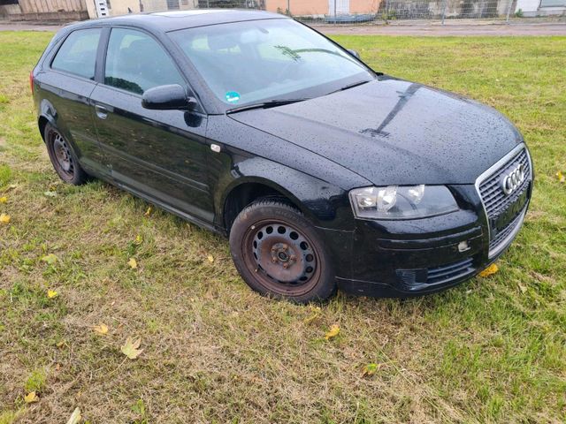 Audi A3 8P 1.9TDI TÜV NEU 77KW  105 PS vie...