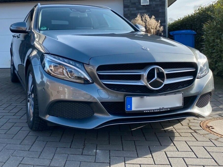 Image of Mercedes-Benz E 250
