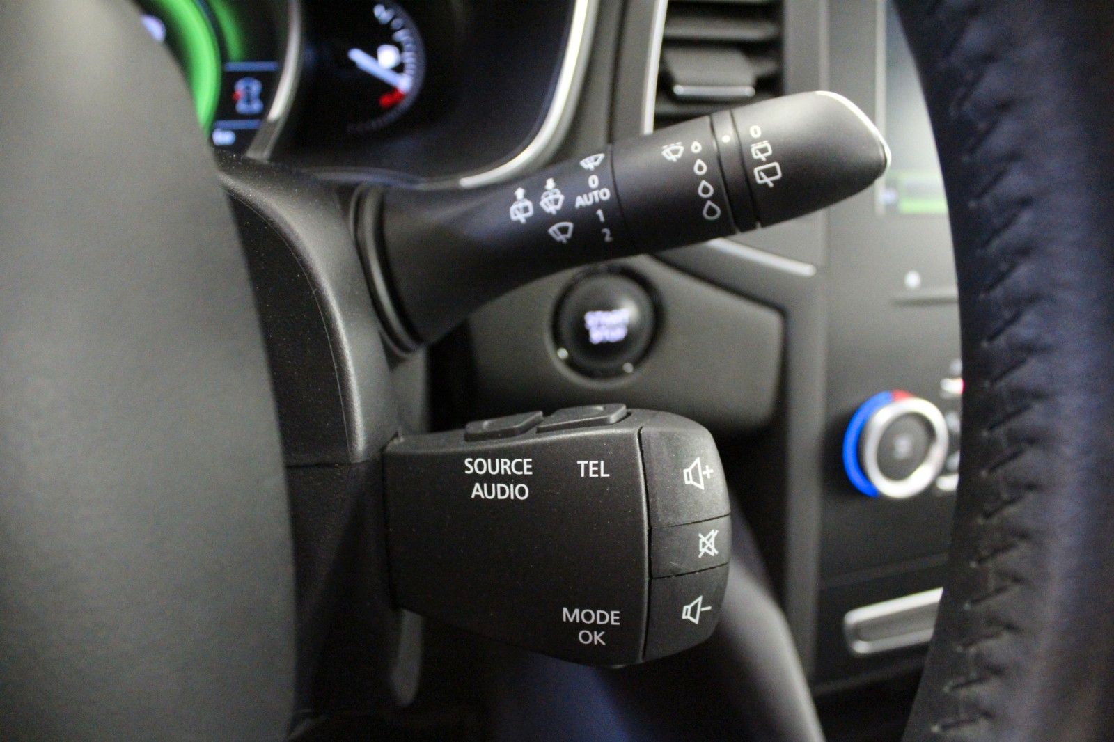 Fahrzeugabbildung Renault Megane ENERGY TCe 130 Intens/*Winterräder