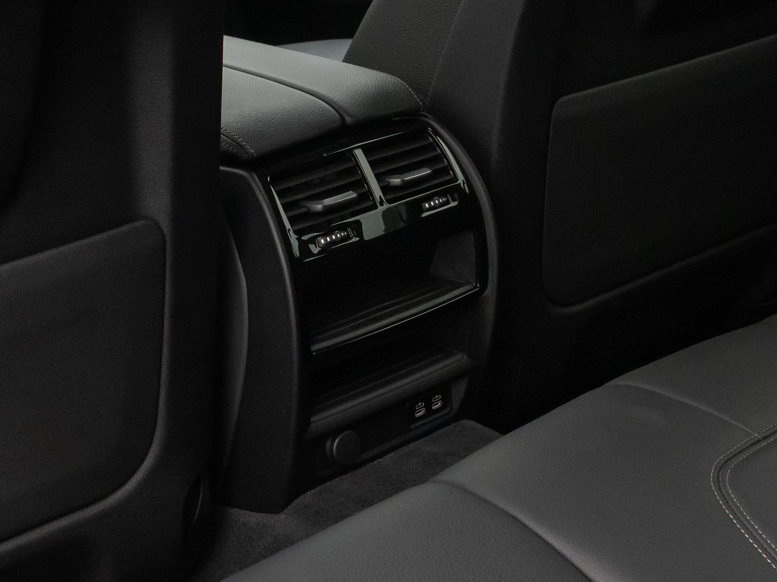 Fahrzeugabbildung BMW 530e Luxury Line Kamera DAB WLAN Alarm Sport AHK