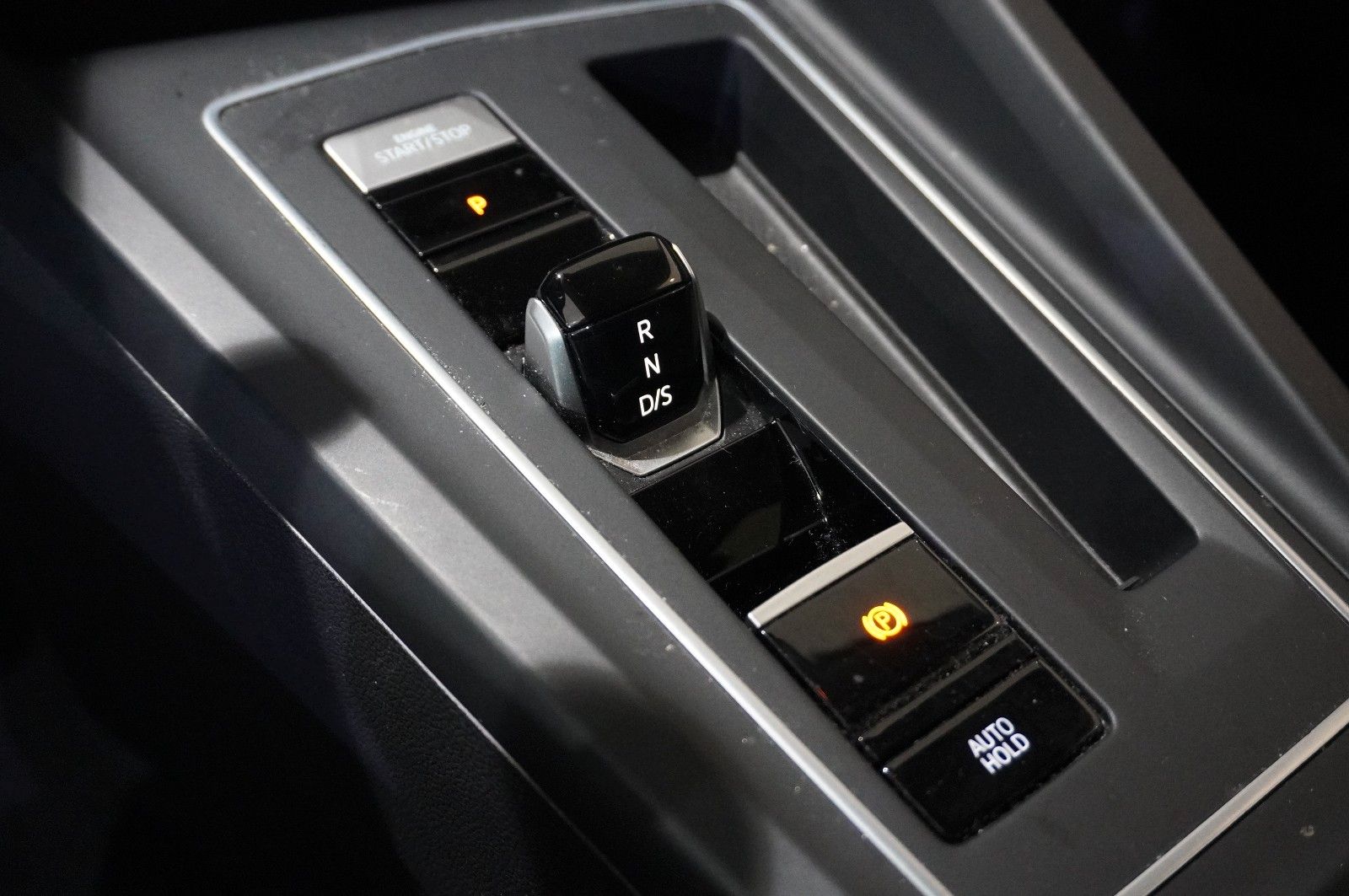 Fahrzeugabbildung Volkswagen Golf VIII Lim. 2.0 TDI LIFE DSG NAVI/LED/KAMERA