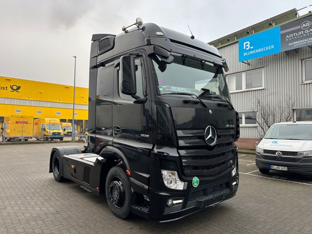 Mercedes-Benz Actros MP4 1836 BigSpace Retarder 2xTank Spoiler