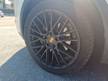 Porsche Cayenne - 11