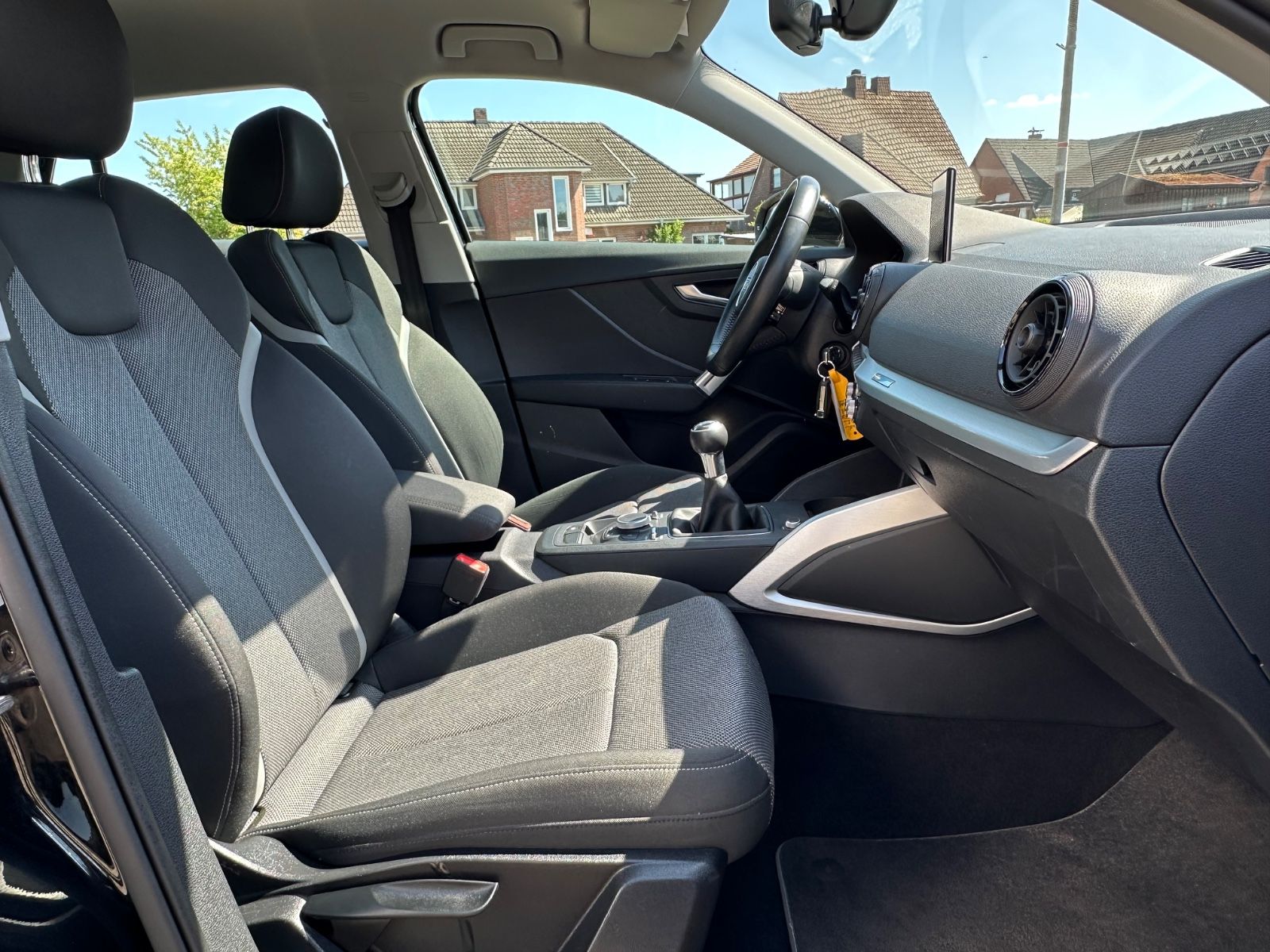 Fahrzeugabbildung Audi Q2 1.0 TFSI sport ultra Navi/GRA/SHZG/Einparkh