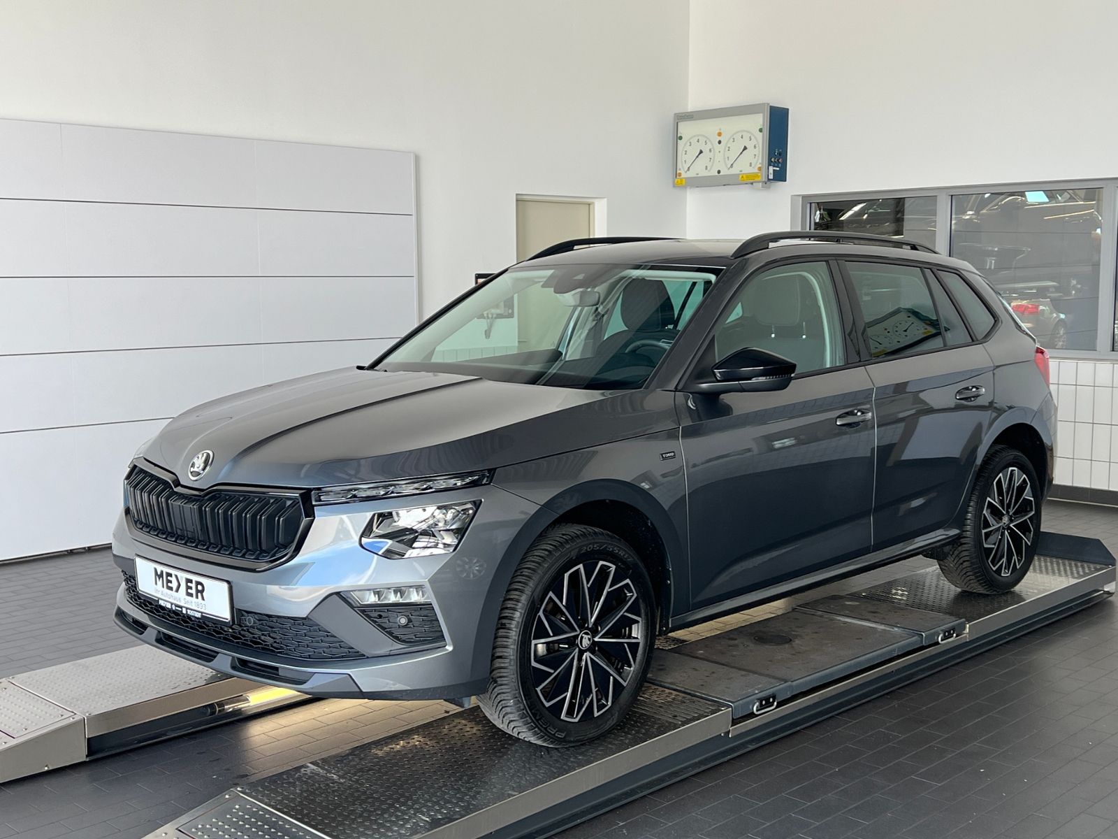Fahrzeugabbildung SKODA Kamiq Selection Tour 1.0 TSI DSG *AHK, LED, Navi