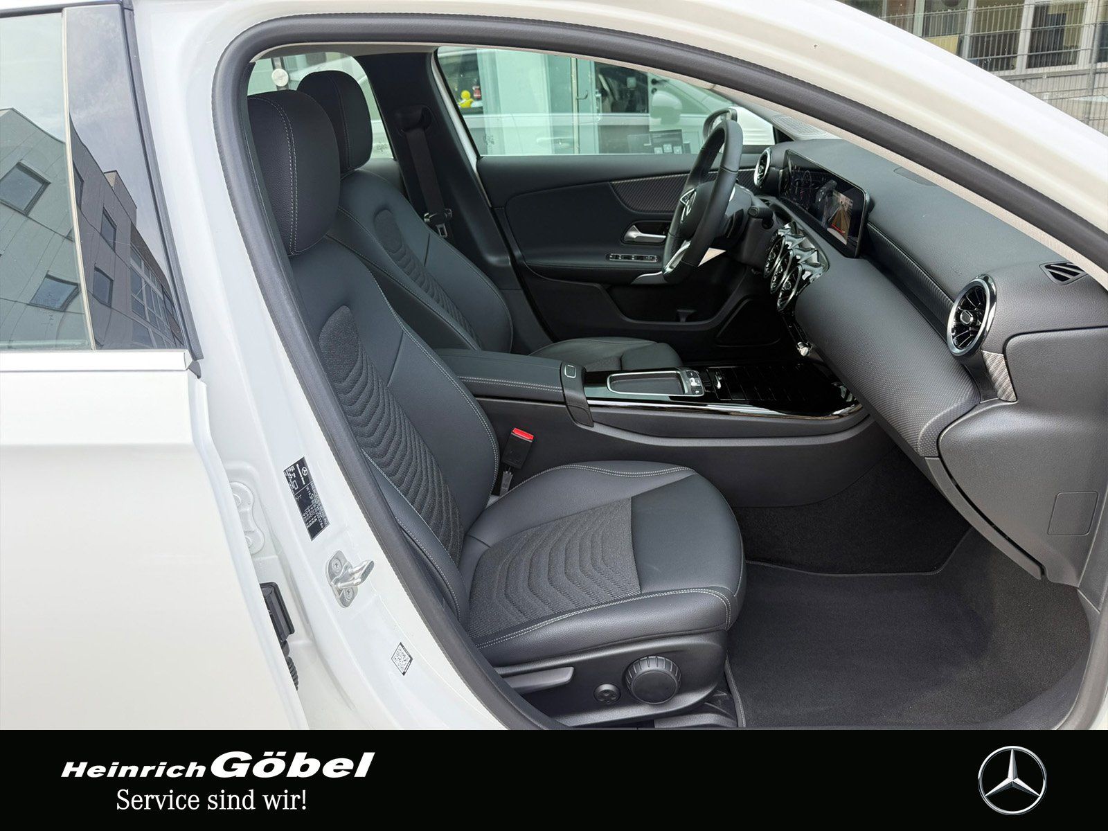 Fahrzeugabbildung Mercedes-Benz A 180 Progressive*KAMERA*LED*SPURHALTE*LENKRADHE