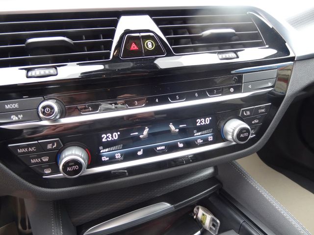 Fahrzeugabbildung BMW 520d xDrive M Sport/1.Hd/AHK/Virtual/Kamera/