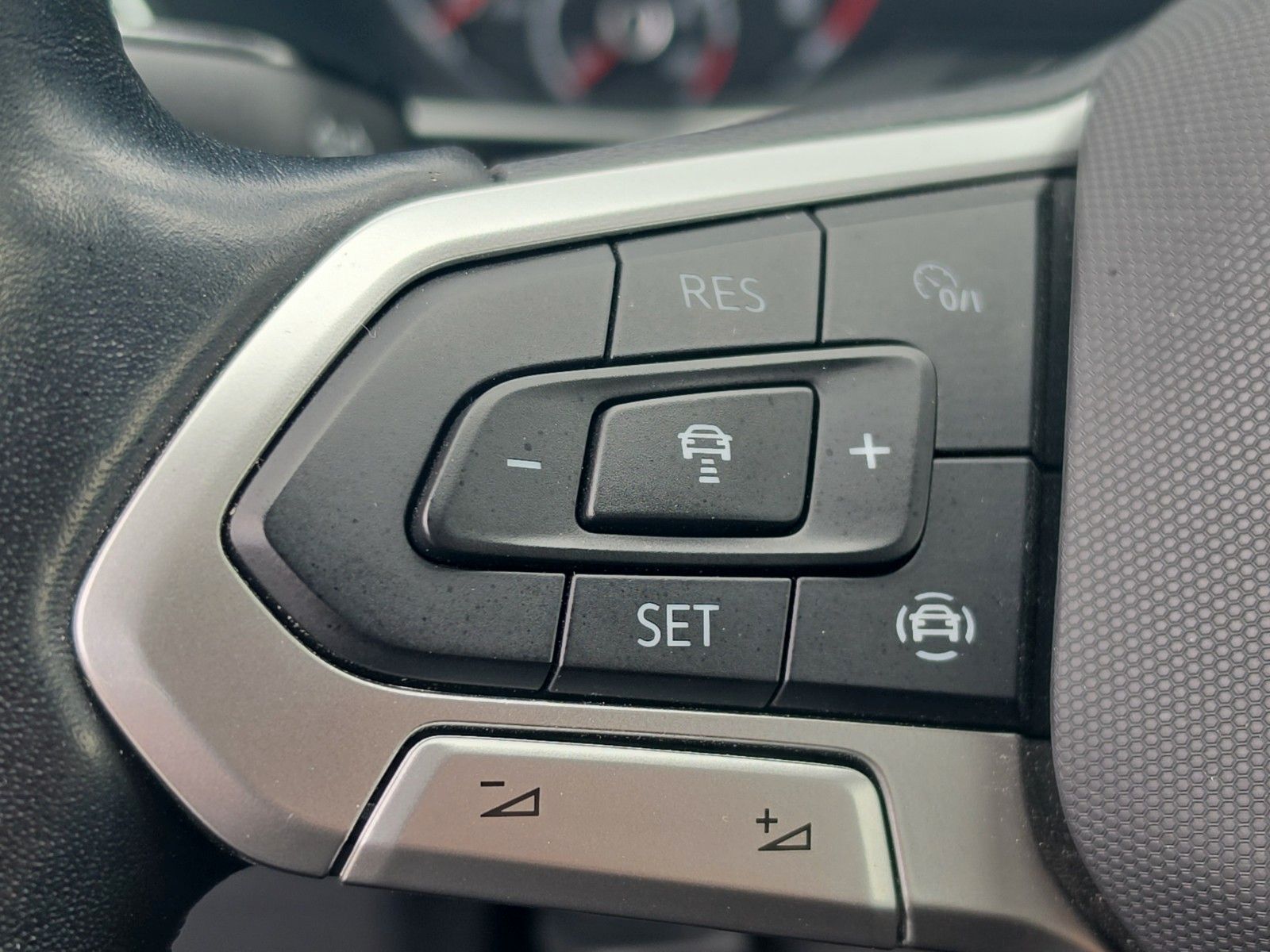 Fahrzeugabbildung Volkswagen T-Cross United NAVI SHZ PDC APP-CONNECT