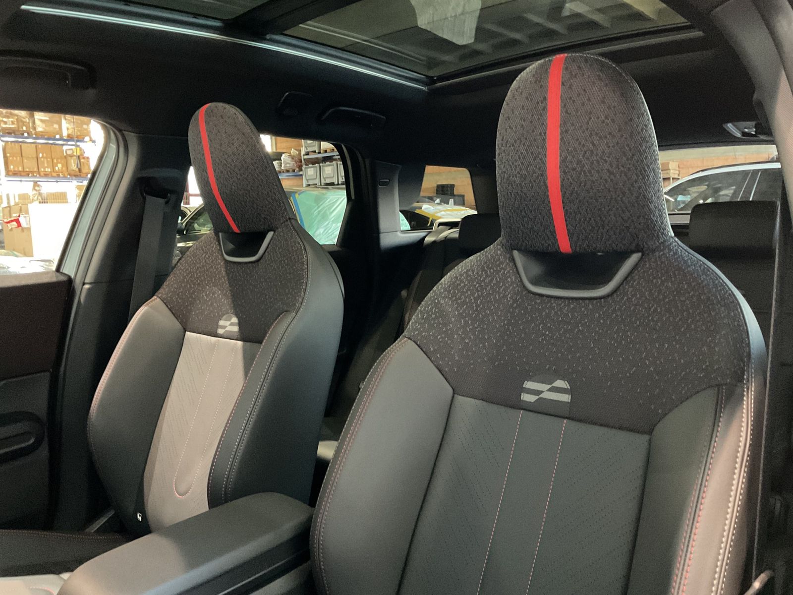 Fahrzeugabbildung MINI John Cooper Works AHK, Lenkradheizg., Komfortzug