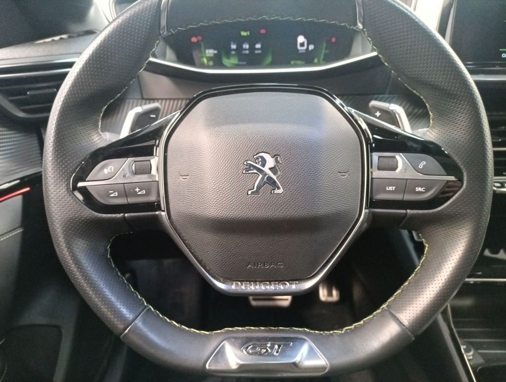 Fahrzeugabbildung Peugeot 208 1.2T GT LED/NAVI/SHZ/PANO/HEAD/CAM/PDC/17"