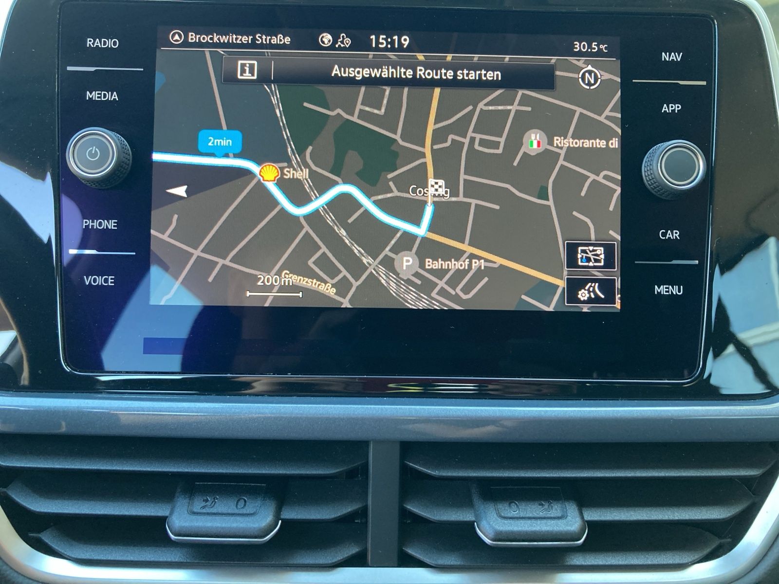 Fahrzeugabbildung Volkswagen T-Roc TDI Style DSG LED Navi ACC AHK PDC