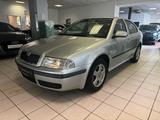 Skoda Octavia 1.6 1.Hand/TÜV/Klima Automatik/SHZ - Skoda aus 2002