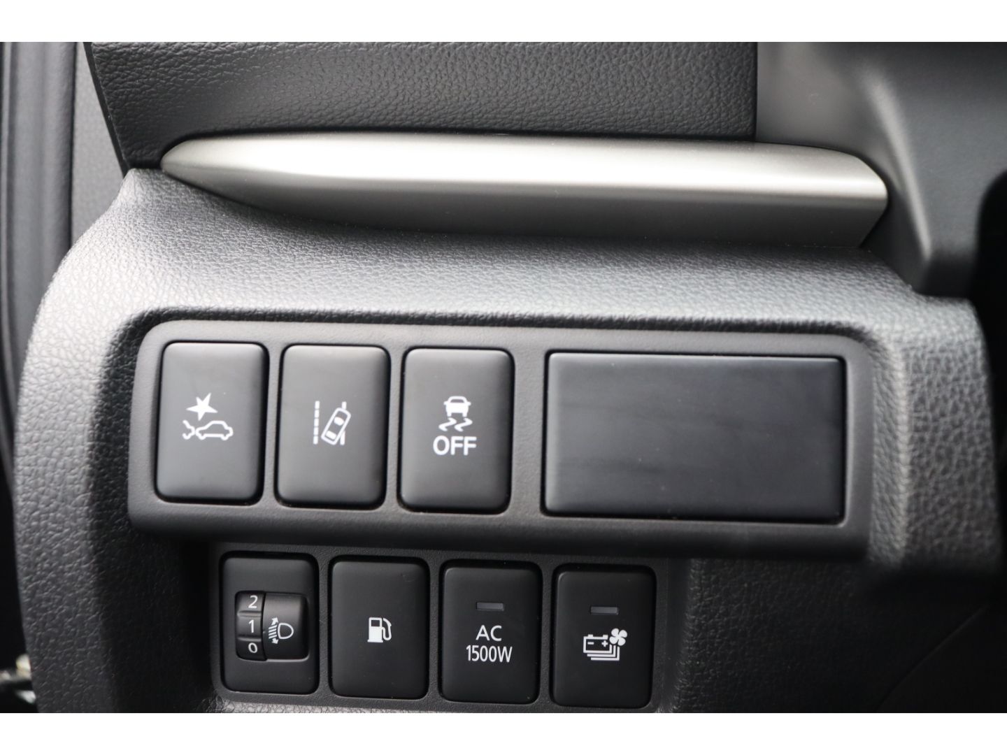 Fahrzeugabbildung Mitsubishi Eclipse Cross Plus Select Hybrid 4WD
