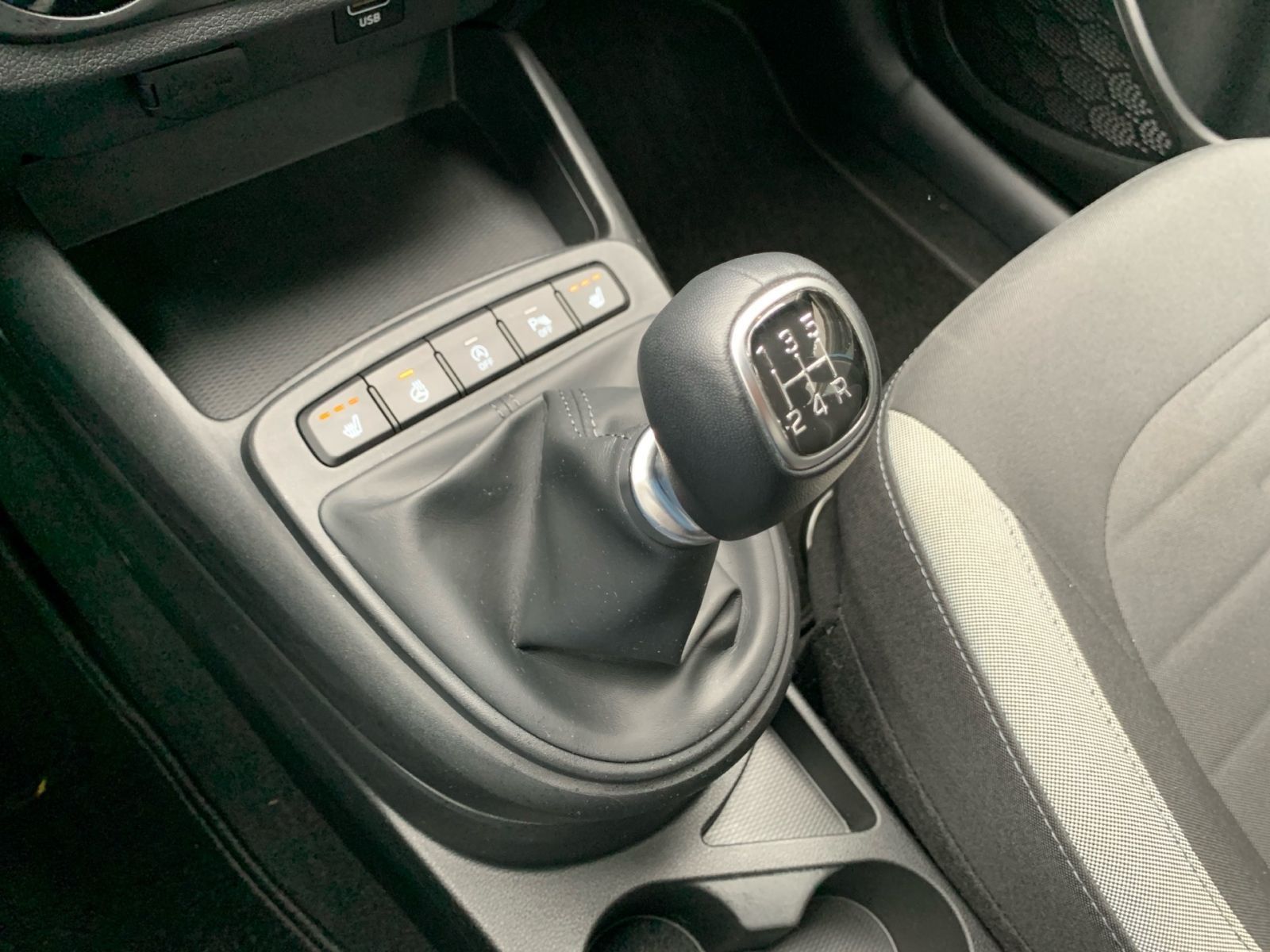 Fahrzeugabbildung Hyundai i10 1.0 Select Sitzheizung Einparkhilfe