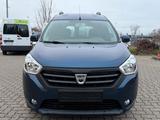 Dacia Dokker Laureate Navi/AHK/Tempomat/HU neu - Dacia Dokker Laureate mit Benzin-Antrieb