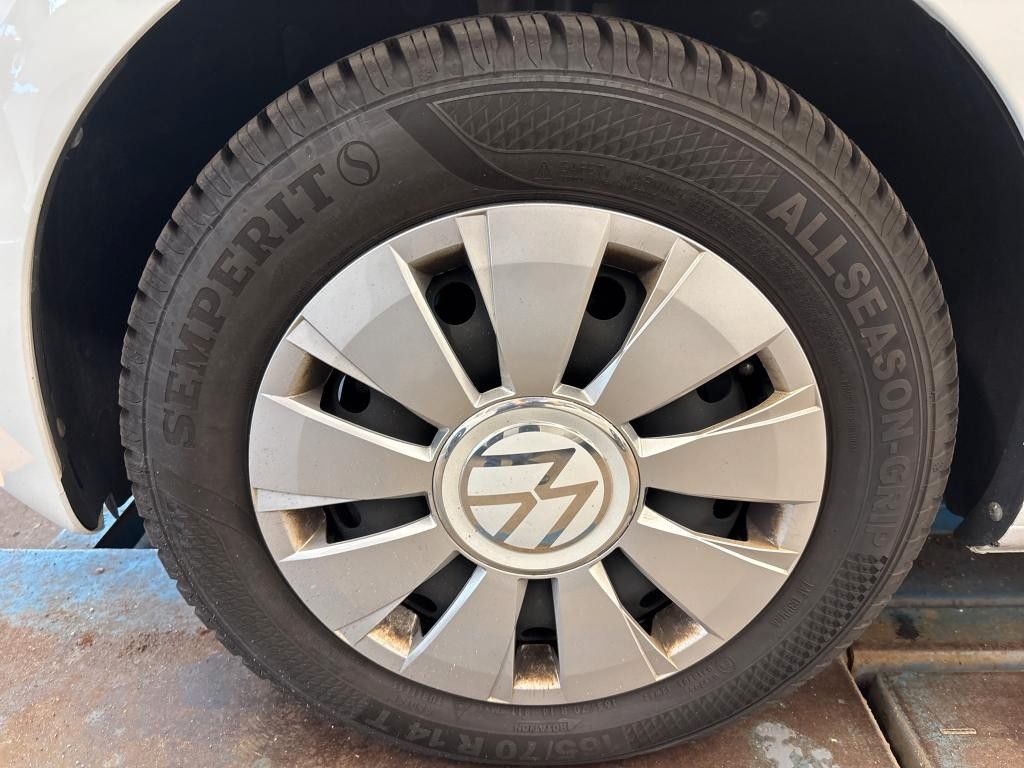 Fahrzeugabbildung Volkswagen up! SITZHEIZUNG KLIMA 4-TÜREN NEBEL GJ 1.H
