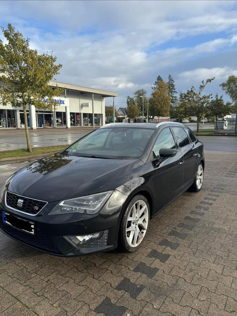 Seat Leon 2015 — interior