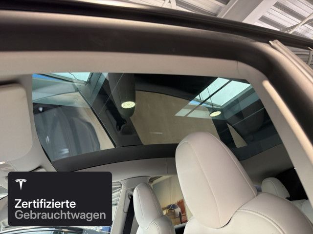 Tesla Model Y Long Range AWD foto 18