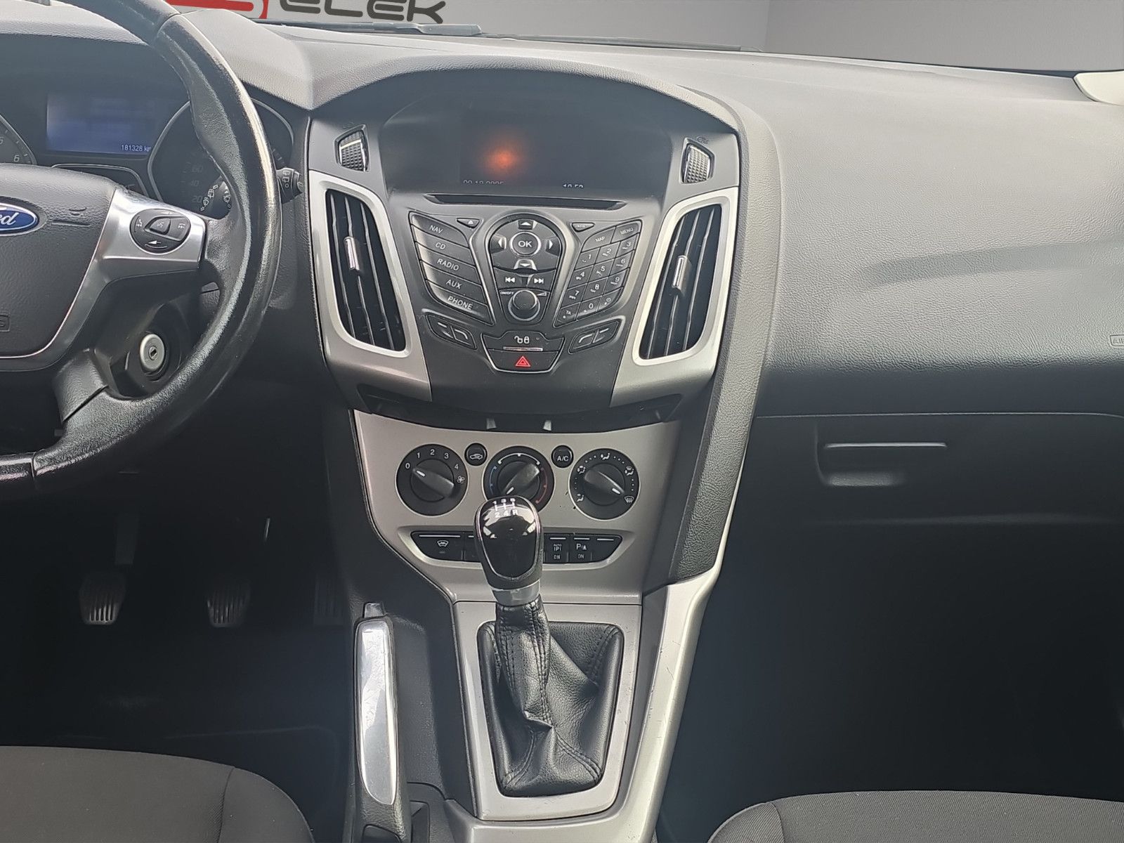 Fahrzeugabbildung Ford Focus Turnier Champions Edition