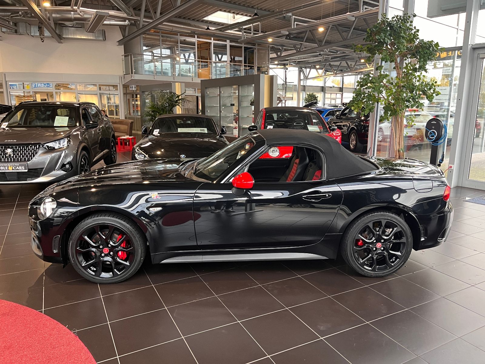 Fahrzeugabbildung Abarth 124 Spider Turbo Turismo LED LEDER NAV BOSE