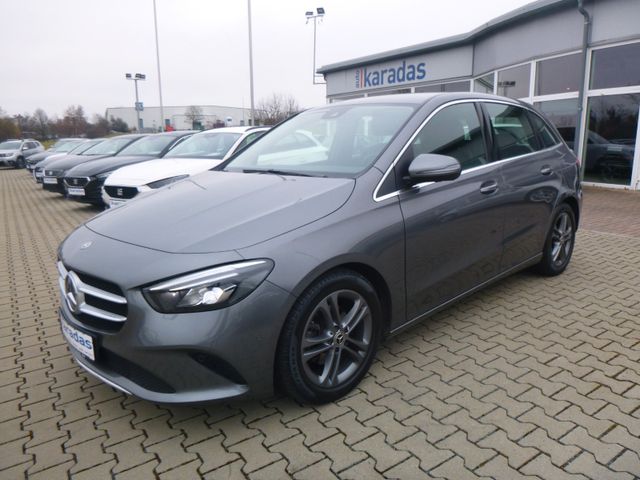 Fahrzeugabbildung Mercedes-Benz B 180 >AUT/AHK/NAV/KAM/PDC/LED<