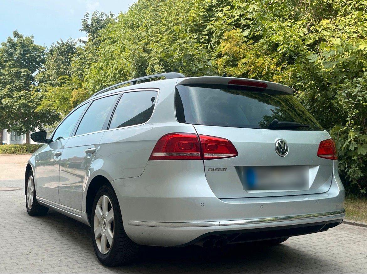 Volkswagen Passat 2012 — engine 140 HP (103kW)