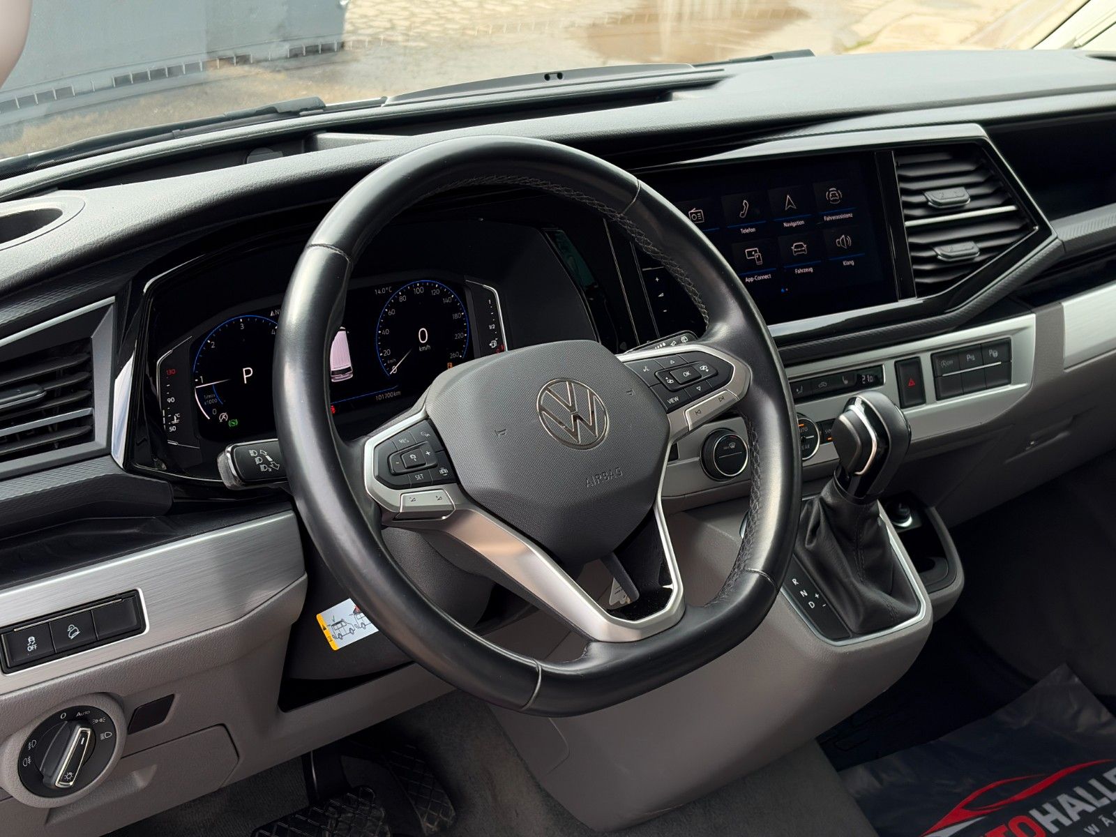 Fahrzeugabbildung Volkswagen T6.1 California Ocean 2.0 TDI Hub Küche Markise