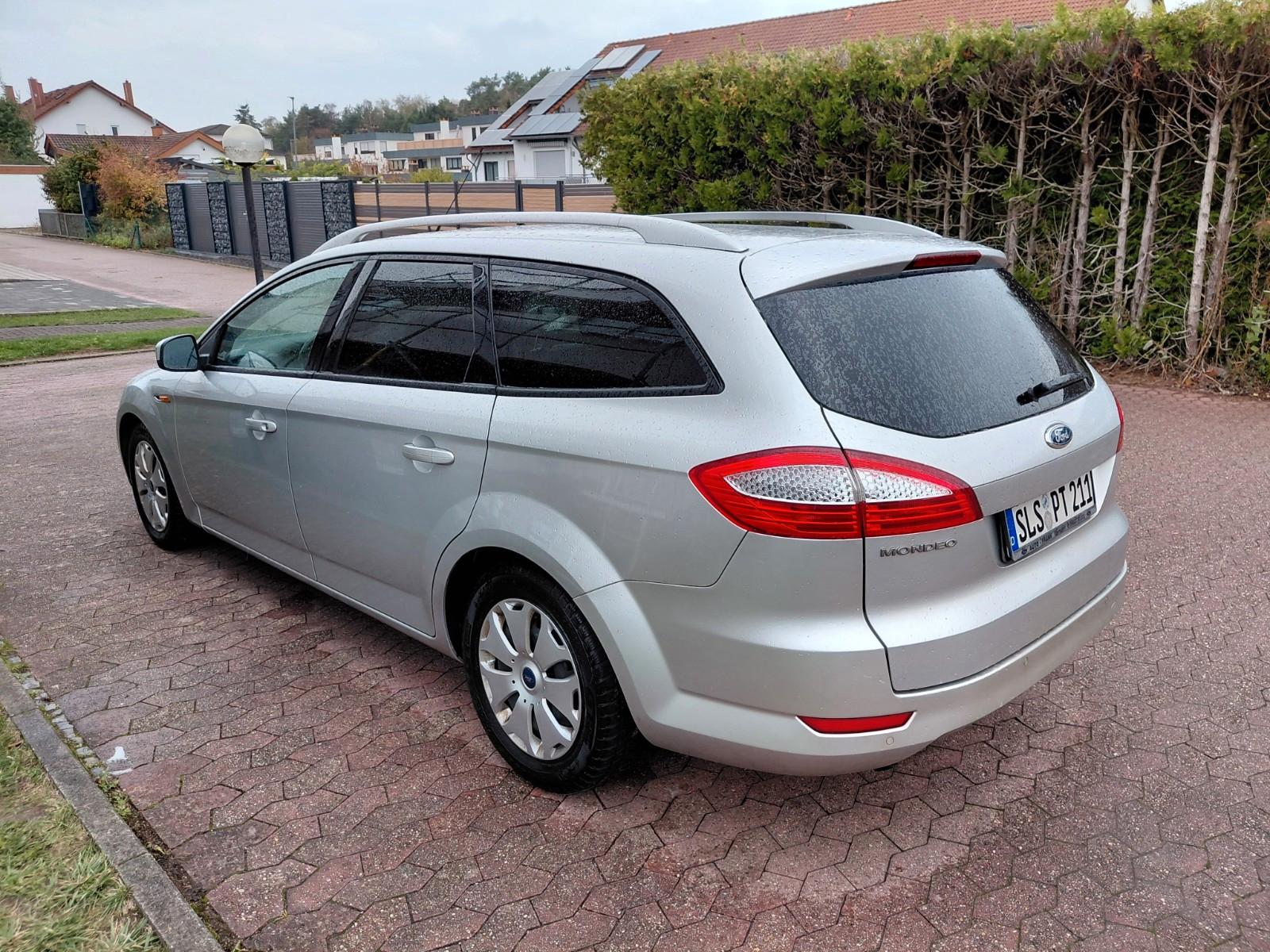 Ford Mondeo 2011 — салон