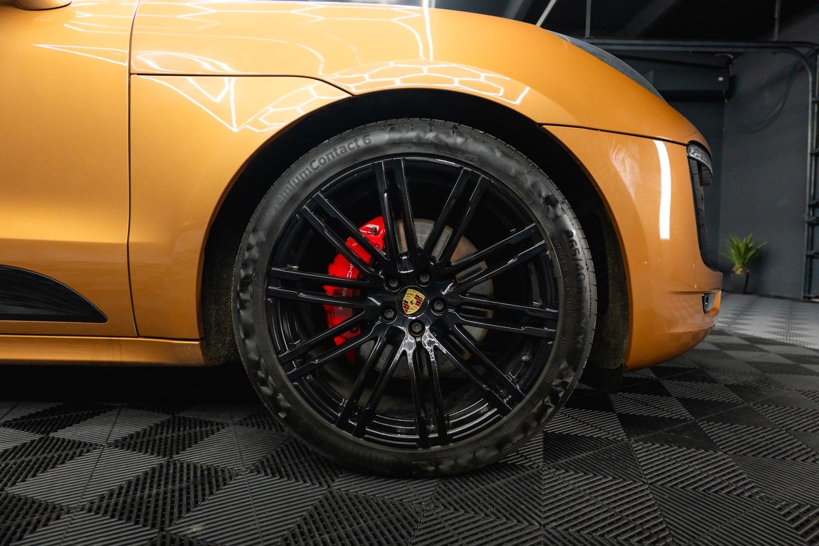 Fahrzeugabbildung Porsche Macan Turbo FENRIR | AURUM | CHRONO+ | LUFT | 21