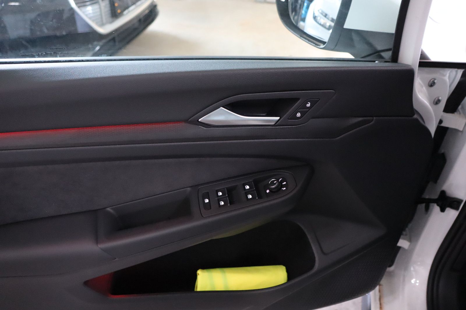 Fahrzeugabbildung Volkswagen Golf VIII GTI DSG ACC DAB LED-Plus Navi Keyless