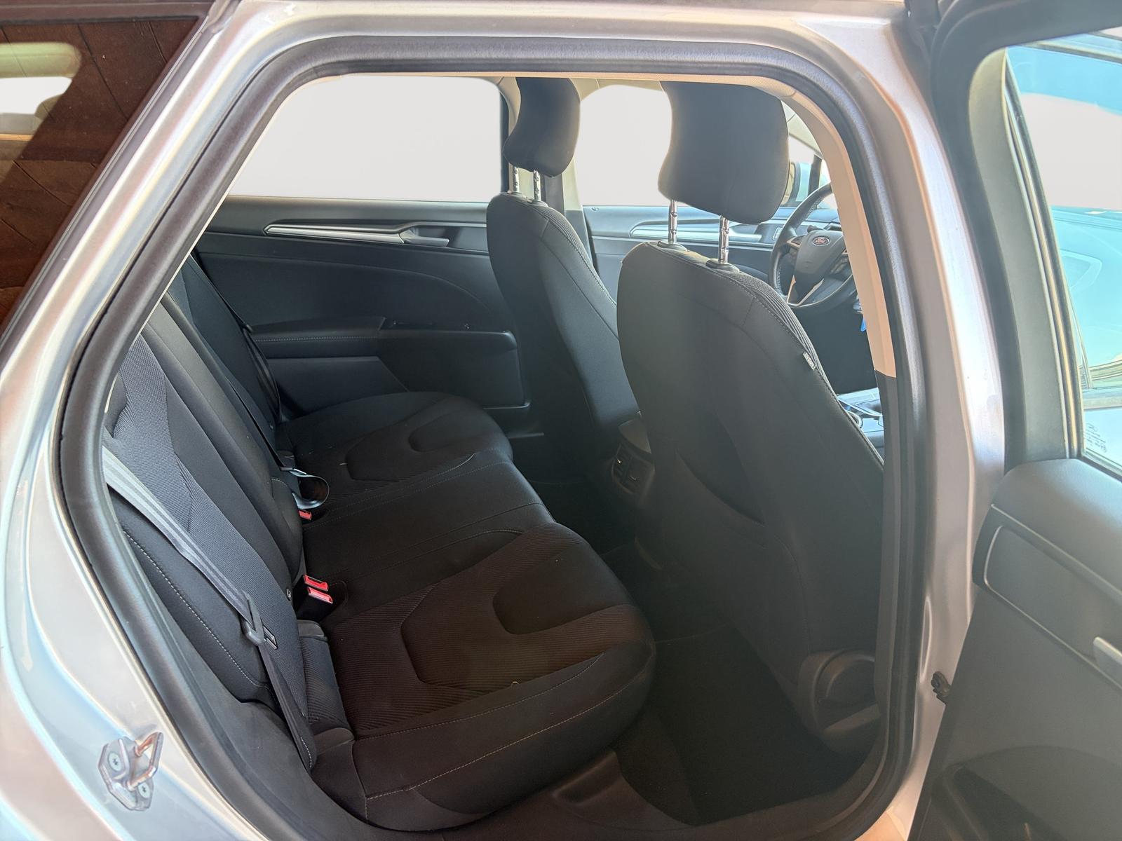 Ford Mondeo 2015 — photo 17