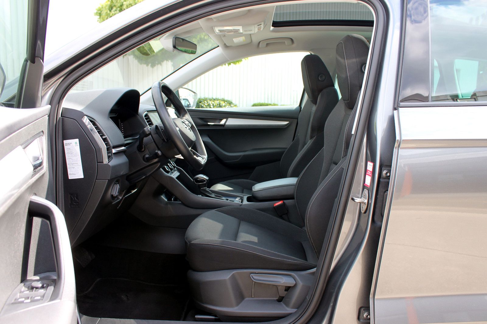 Fahrzeugabbildung SKODA Karoq Amb. 2.0 TDI 4x4 DSG ACC LED PANO KAM AHK