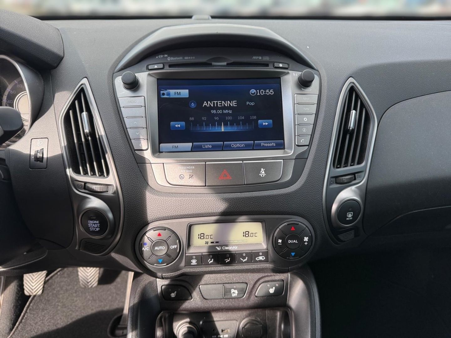 Fahrzeugabbildung Hyundai ix35 1.7 CRDi FIFA WM Gold Navi Kamera Teilleder