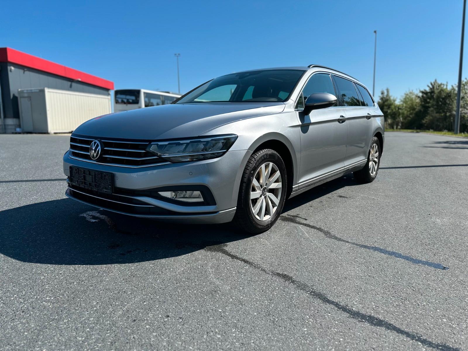 Volkswagen Passat Variant NAVI ACC PANO RFK 1HAND