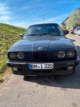 BMW Bmw E30 320i - BMW 320 Coupé E30 320i mit Benzin-Antrieb