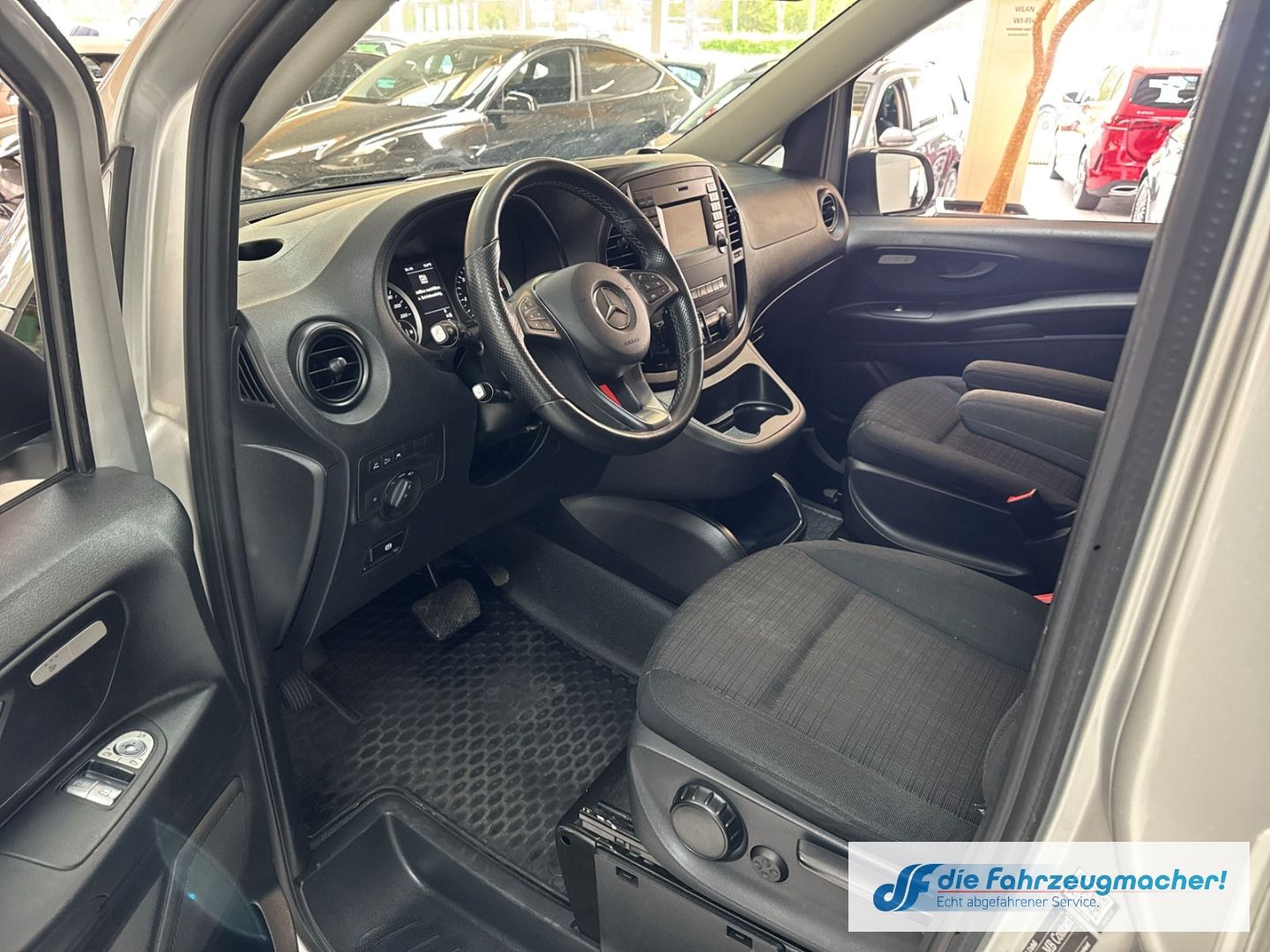 Fahrzeugabbildung Mercedes-Benz Vito Mixto 119 CDI 4x4 lang LED Navi *EXPORT