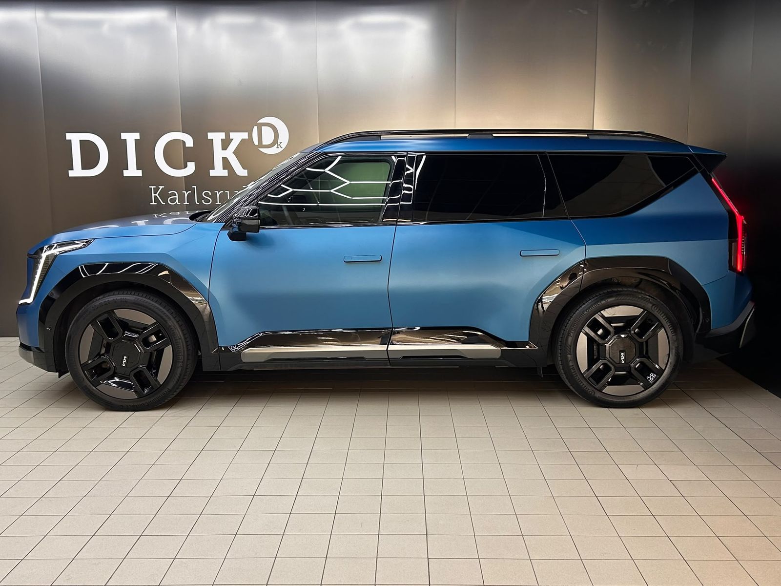 Fahrzeugabbildung Kia EV9 GT-Line Launch Edit PANO+HEAD+LED+ACC+WP+360