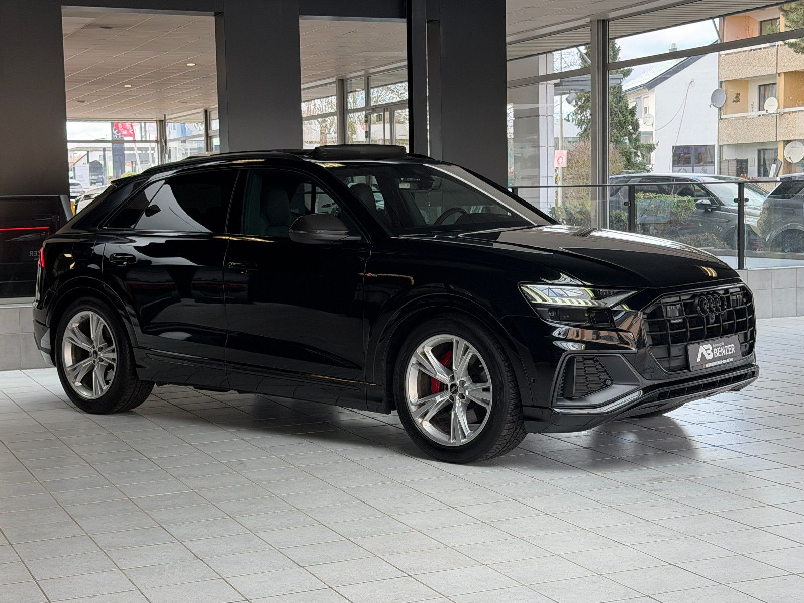 Fahrzeugabbildung Audi Q8 50 TDI Quattro/COMPETITION-PLUS/CARBON/VOLL