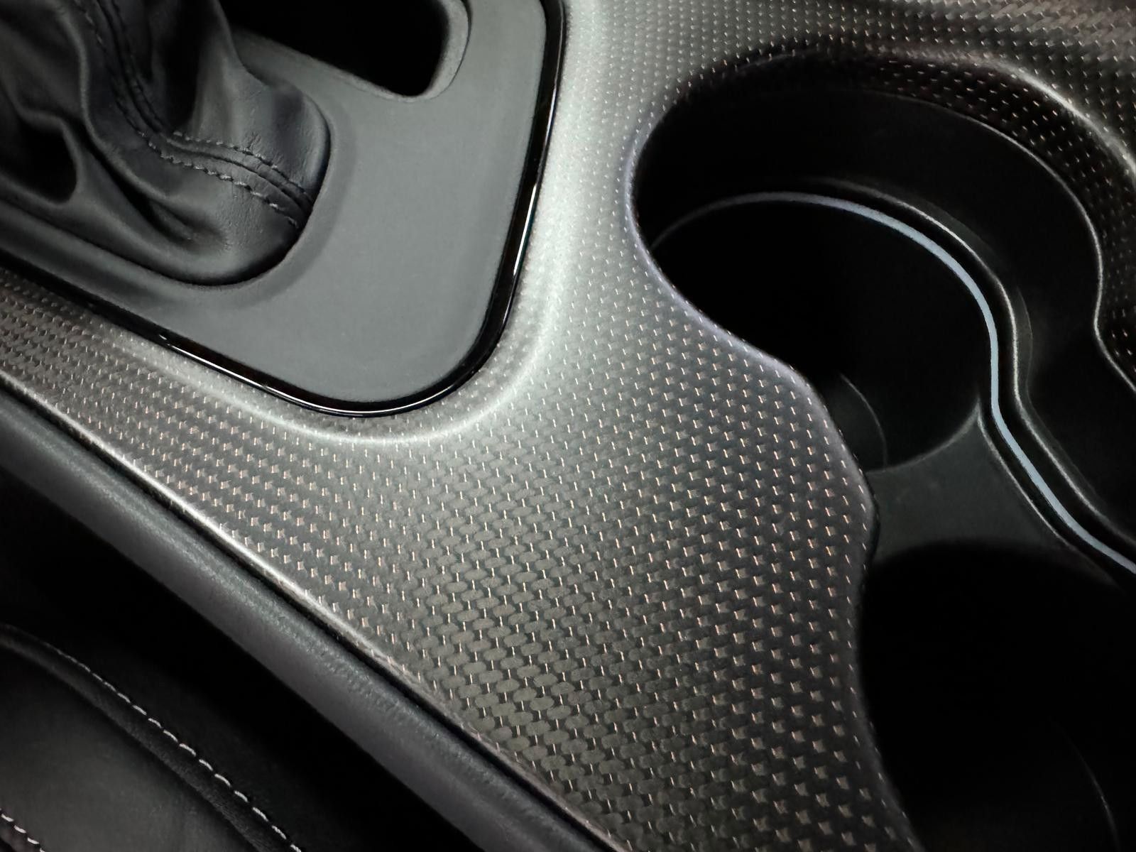 Fahrzeugabbildung Dodge CHALLENGER HELLCAT JAILBREAK-LAGUNA-WAVE CARBON