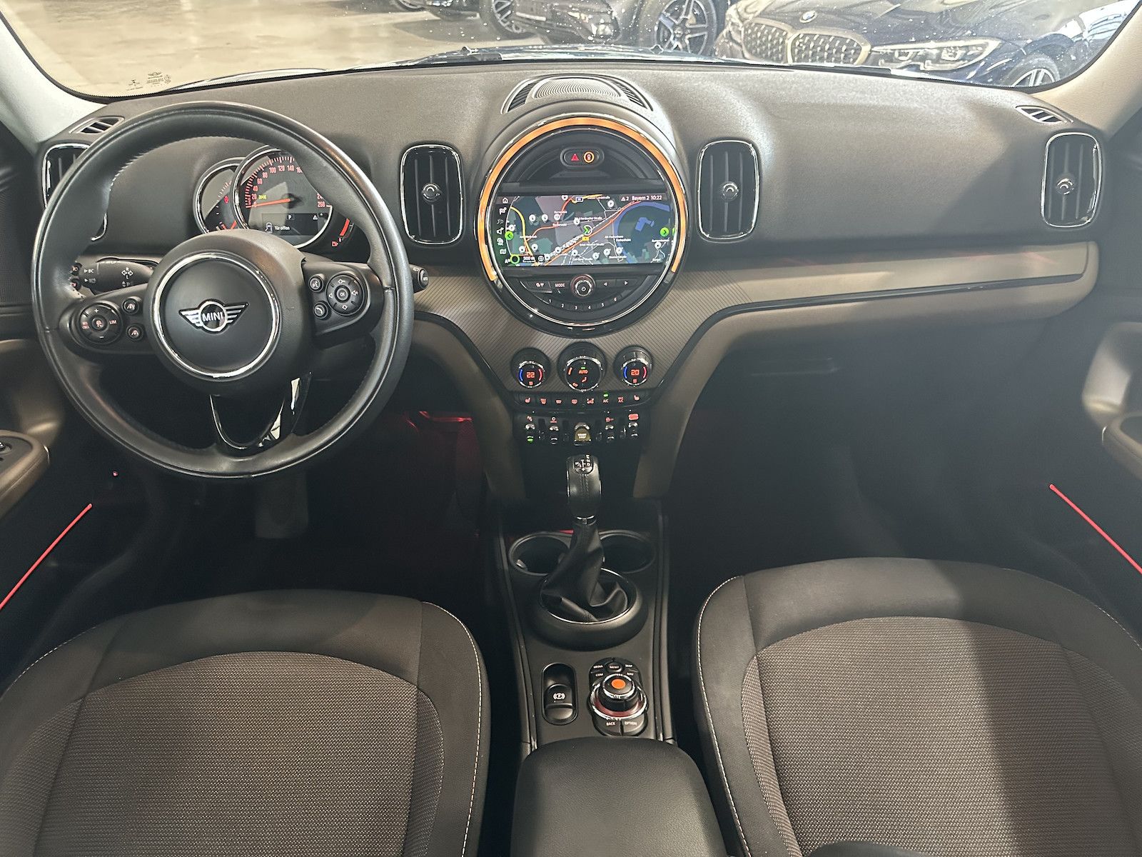 Fahrzeugabbildung MINI Cooper S Countryman S E ALL4/NAV/KAM/LED/Keyless