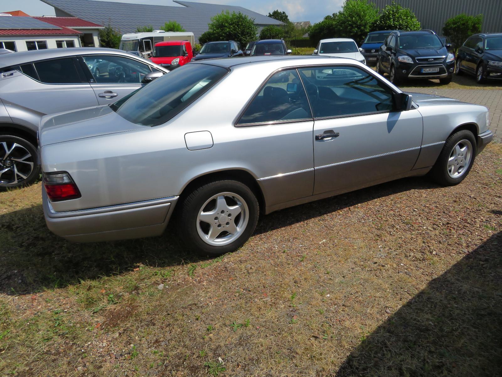 Mercedes-Benz CE 220