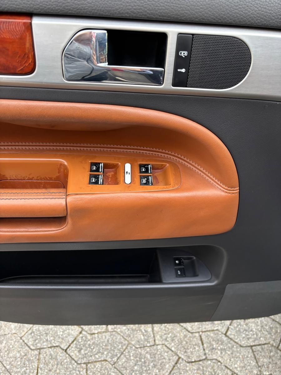 Volkswagen Touareg 2005 — photo 12