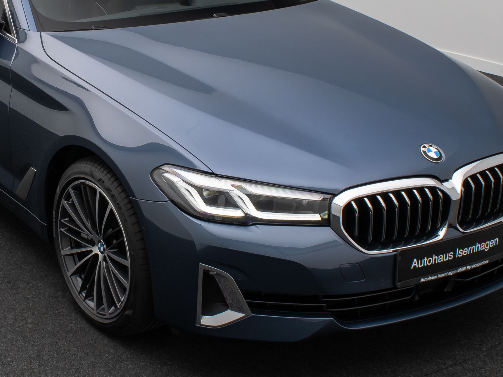 Fahrzeugabbildung BMW 540d xD Luxury Line Individual Panorama Massage