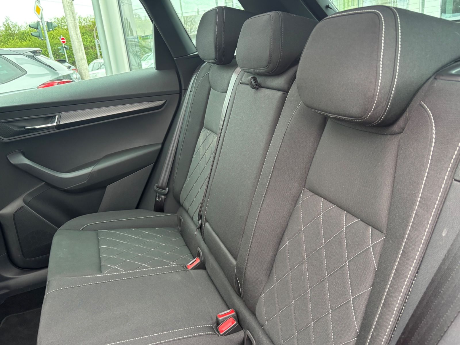 Fahrzeugabbildung SKODA Karoq Sportline 1.5 TSI Pano AHK