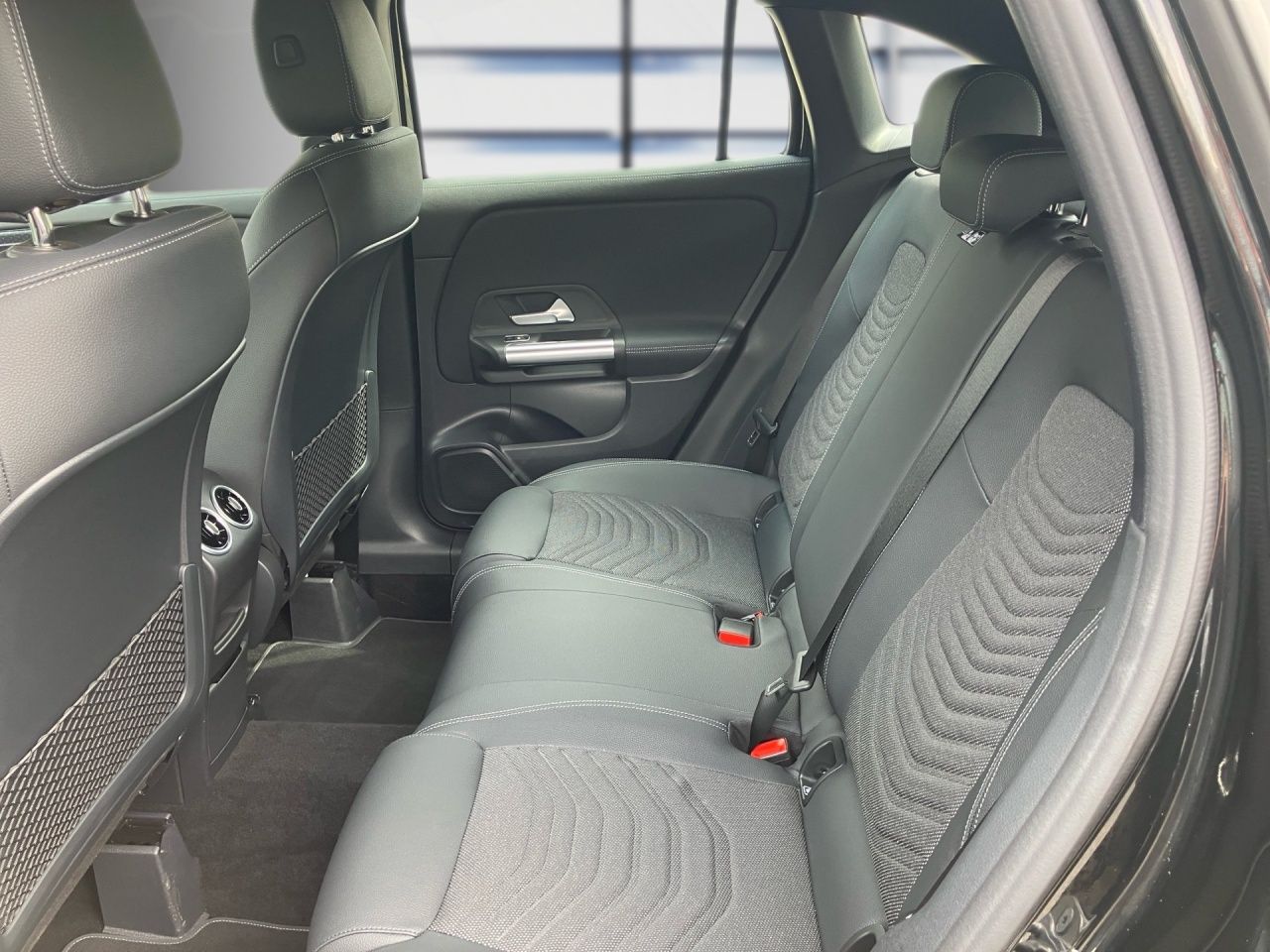 Fahrzeugabbildung Mercedes-Benz GLA 200 d AHK+KAMERA+MULTIBEAM+EASYPACK+