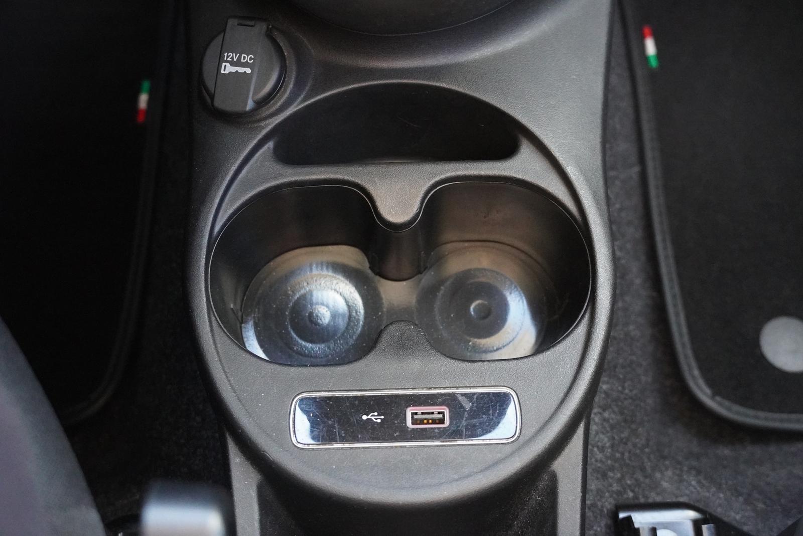 Fiat 500 0.9 Lounge Bi-Xenon Tempomat PDC Klimaaut.