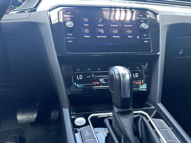 Passat Variant 2.0 TDI DSG Business 18 ALU DCC R